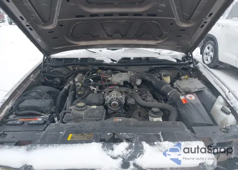 2010 Ford Crown Victoria Police/Police Interceptor z USA, uszkodzony, nr VIN 2FABP7BV4AX109950